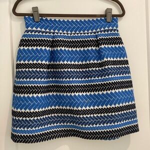 Fun blue pattern skirt - size M - fits like a 6